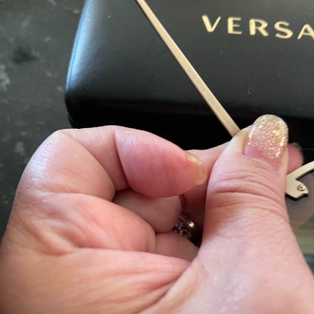 NWOT. COA. Versace Black and Gold Round Sunglasses. Full inclusion. - Picture 10 of 16